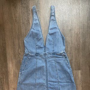 OVERALL MINI JEAN DRESS